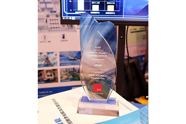 IMG_1685-2.jpg IMG_1685-2.jpg