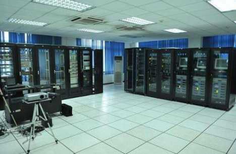 什么是小型機(jī)房監(jiān)控一體機(jī)？它能解決哪些問題？